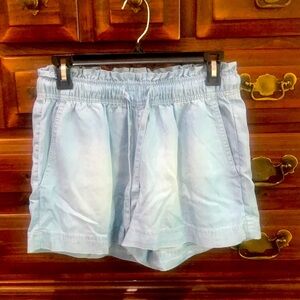 Loose denim shorts